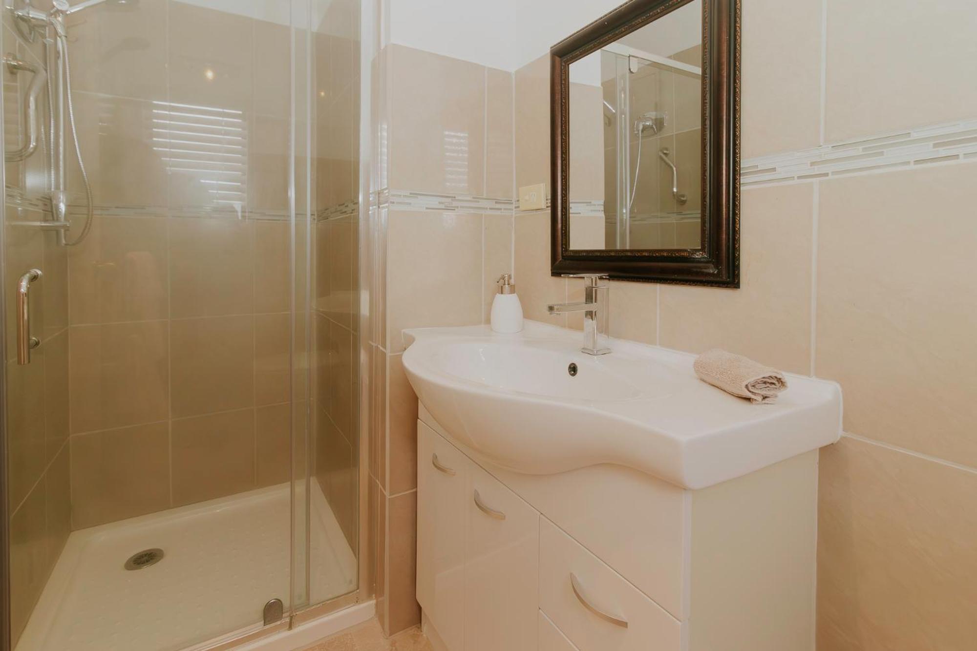 Salty Breeze Beach House Orewa Buitenkant foto