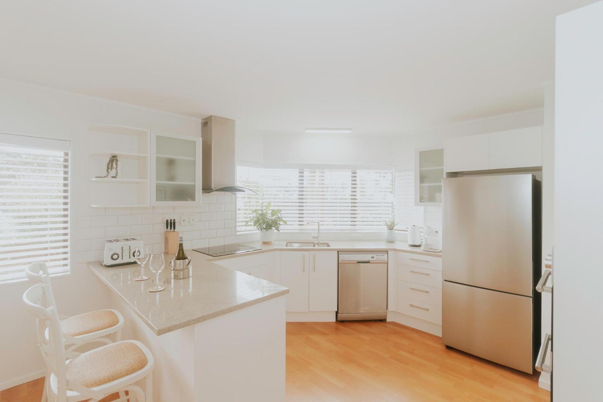 Salty Breeze Beach House Orewa Buitenkant foto