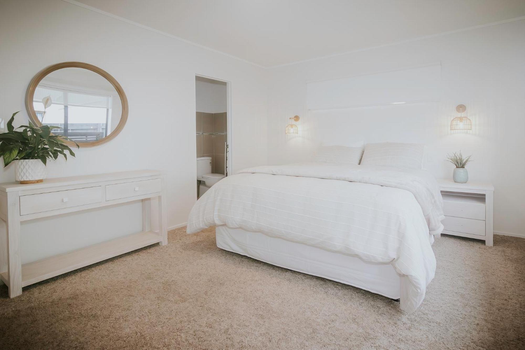 Salty Breeze Beach House Orewa Buitenkant foto